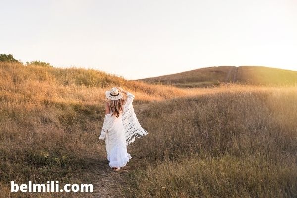 تفسير حلم المشي في طريق طويل للمتزوجة وللعزباء